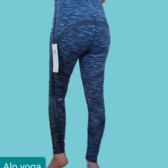 ALO Yoga CONTINUITY LEGGING Rich NAVY Space DYE. - Picture 14 of 16